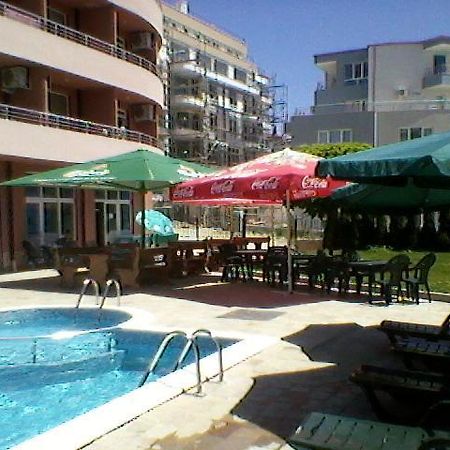 Femili Hotel Diveda Sveti Vlas Bagian luar foto
