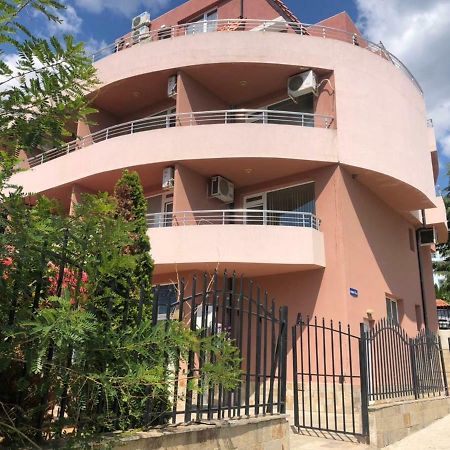 Femili Hotel Diveda Sveti Vlas Bagian luar foto
