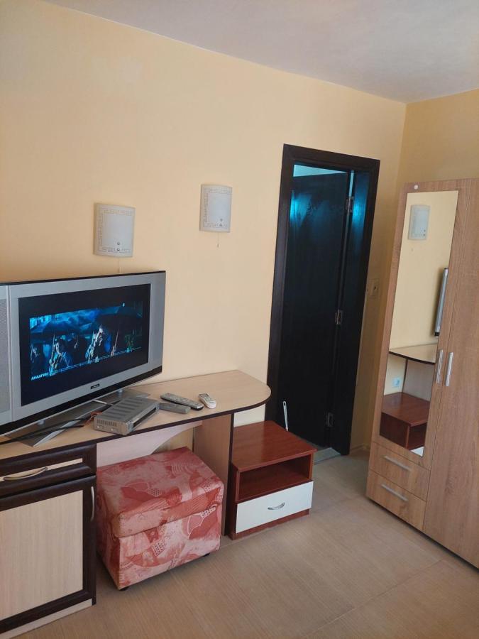 Femili Hotel Diveda Sveti Vlas Bagian luar foto