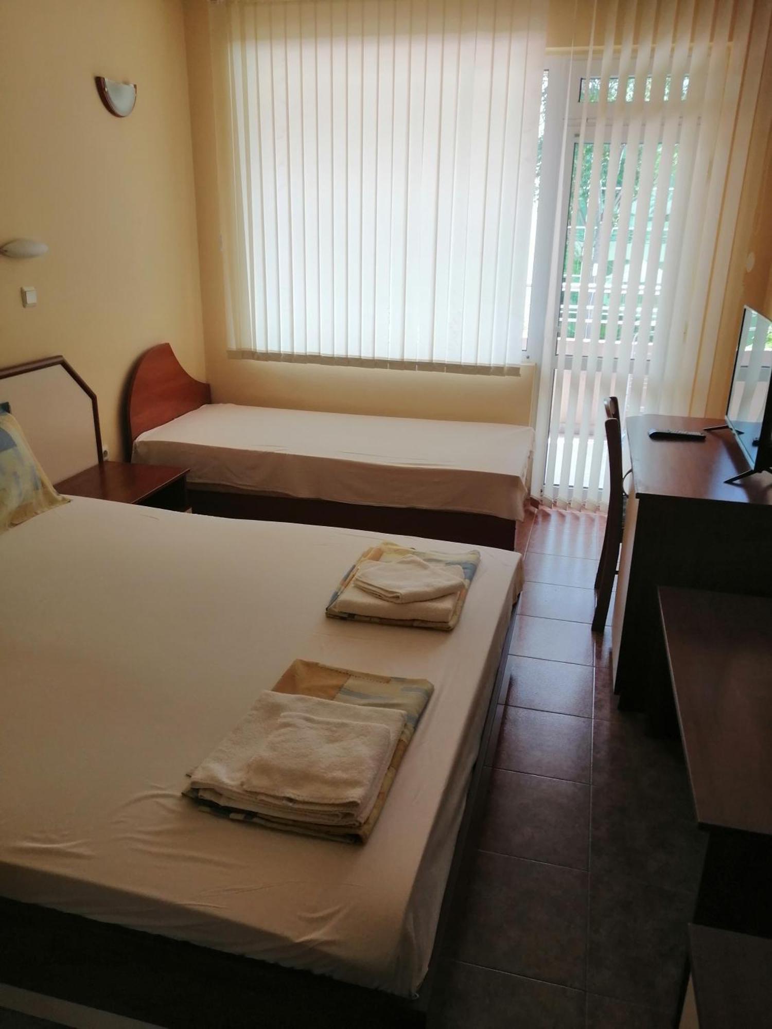 Femili Hotel Diveda Sveti Vlas Ruang foto