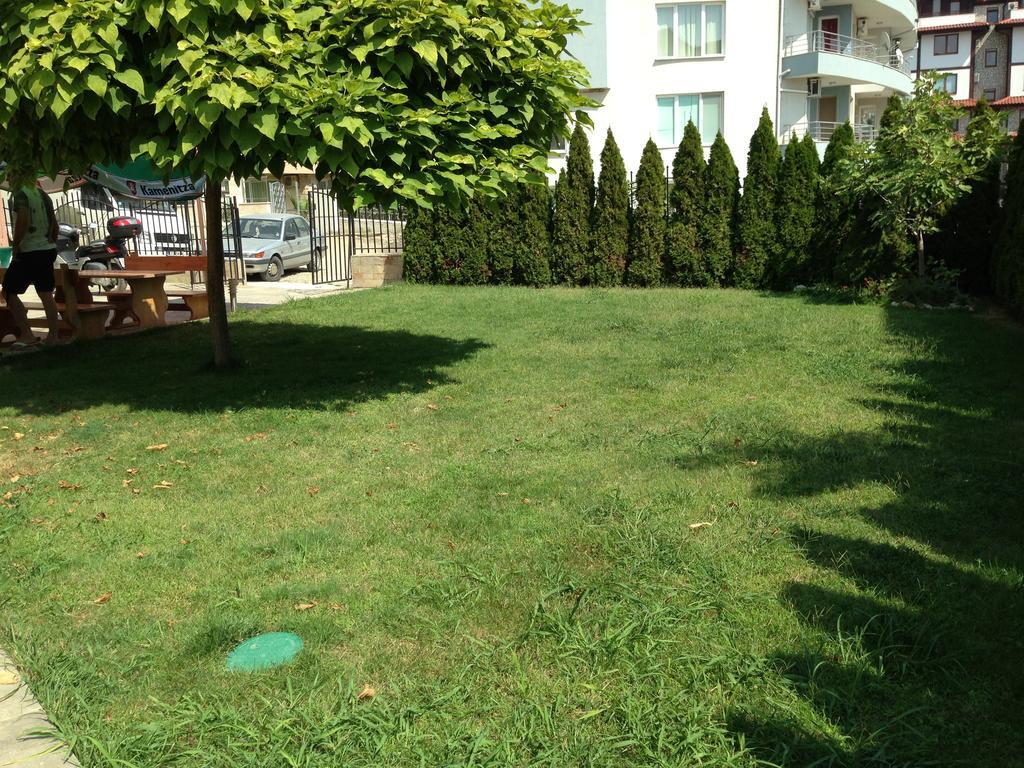 Femili Hotel Diveda Sveti Vlas Bagian luar foto