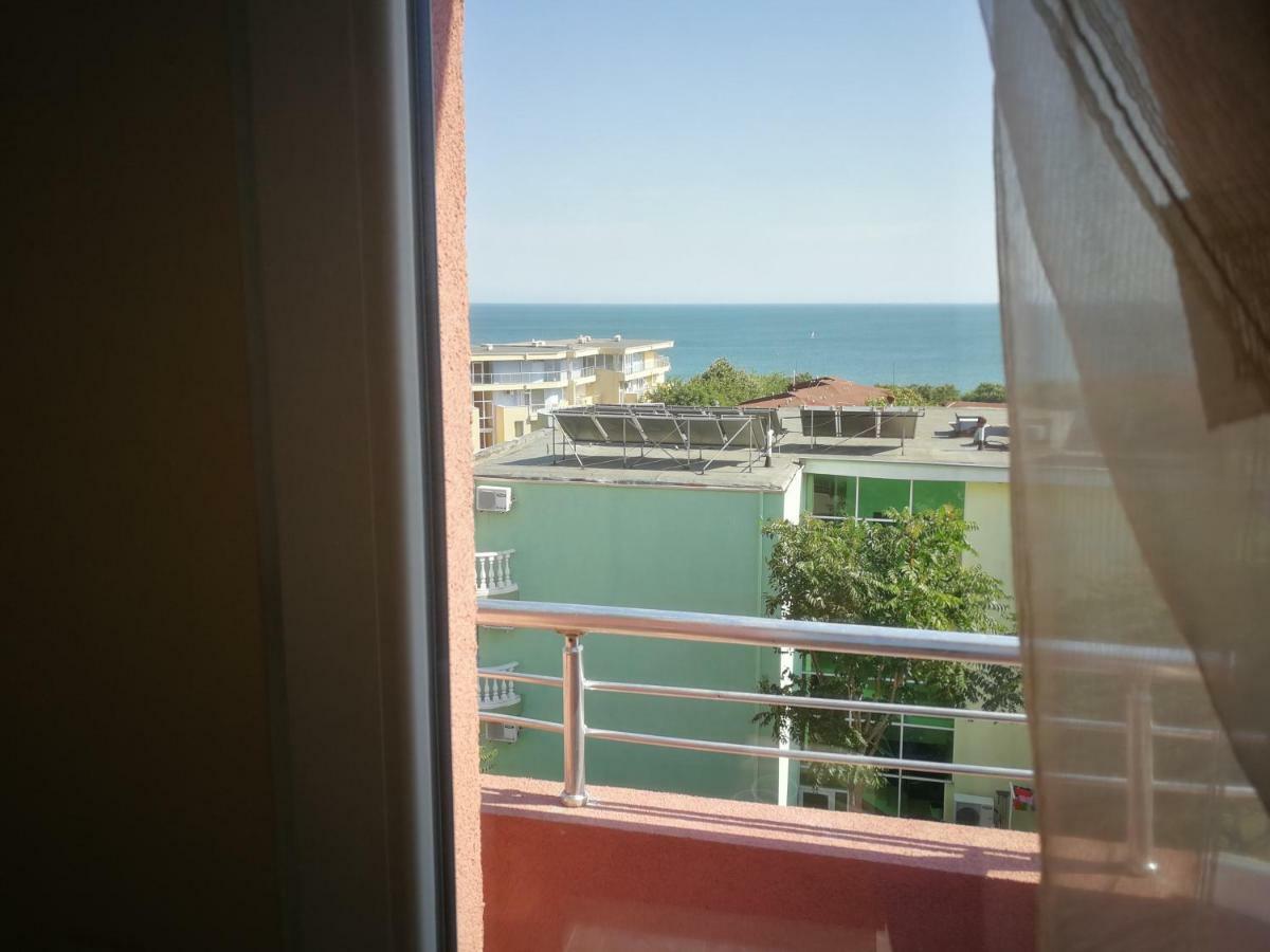 Femili Hotel Diveda Sveti Vlas Bagian luar foto