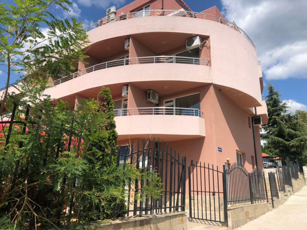 Femili Hotel Diveda Sveti Vlas Bagian luar foto